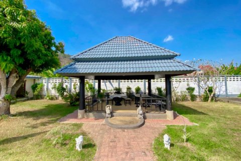 House in Phuket, Thailand 4 bedrooms № 140574 - photo 12