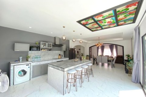 House in Phuket, Thailand 4 bedrooms № 140574 - photo 24