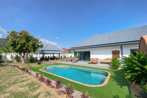 House in Phuket, Thailand 4 bedrooms № 140574