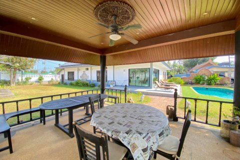 House in Phuket, Thailand 4 bedrooms № 140574 - photo 8