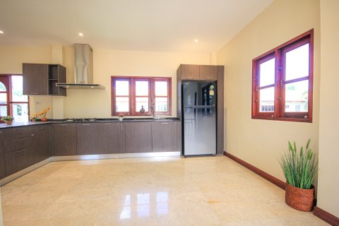 Haus in Pran Buri, Thailand 3 Schlafzimmer № 222141 - Foto 17