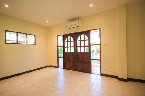 Haus in Pran Buri, Thailand 3 Schlafzimmer № 222141 - Foto 10