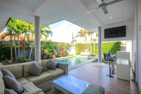 Villa in Hua Hin, Thailand 4 Schlafzimmer № 222140 - Foto 3