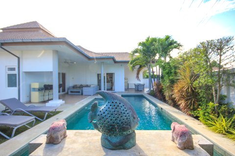 Villa in Hua Hin, Thailand 4 Schlafzimmer № 222140 - Foto 2