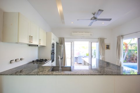 Villa in Hua Hin, Thailand 4 Schlafzimmer № 222140 - Foto 22