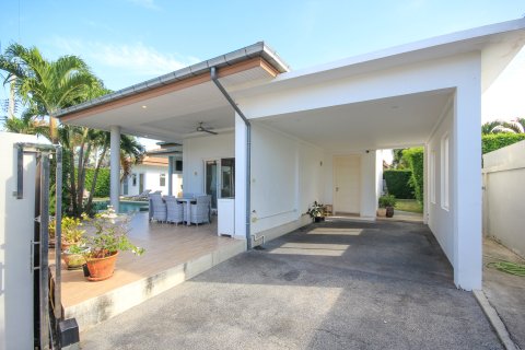 Villa in Hua Hin, Thailand 4 Schlafzimmer № 222140 - Foto 10