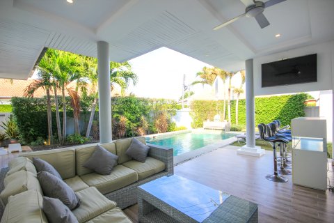 Villa in Hua Hin, Thailand 4 Schlafzimmer № 222140 - Foto 4