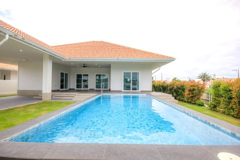 Villa in Hua Hin, Thailand 3 Schlafzimmer № 222138 - Foto 2