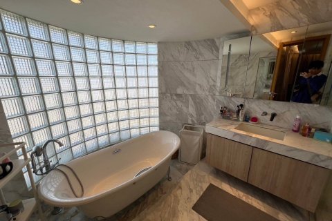 Кондоминиум с 3 спальнями в Бангкоке, Таиланд № 144616 - фото 16