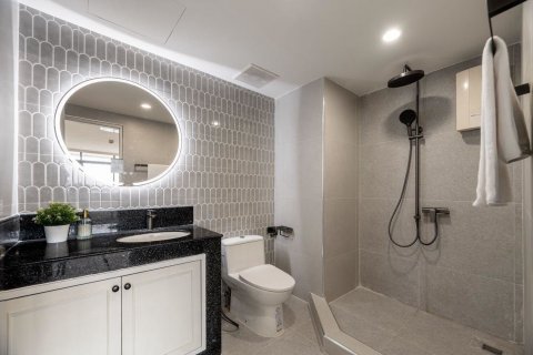 Condo in Bangkok, Thailand, 3 bedrooms  № 144617 - photo 19