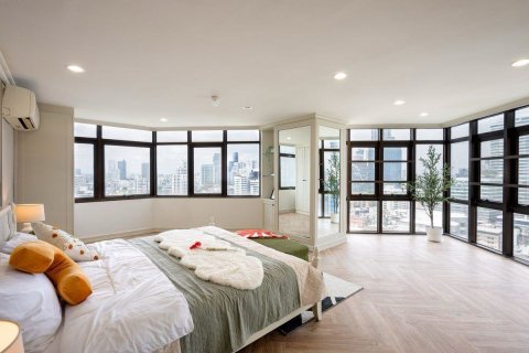 Condo in Bangkok, Thailand, 3 bedrooms  № 144617 - photo 6