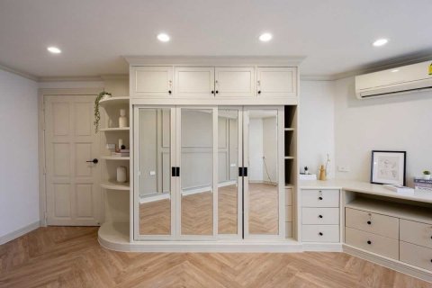 Condo in Bangkok, Thailand, 3 bedrooms  № 144617 - photo 12