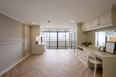 Condo in Bangkok, Thailand, 3 bedrooms  № 144617 - photo 9