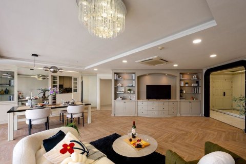 Condo in Bangkok, Thailand, 3 bedrooms  № 144617 - photo 1