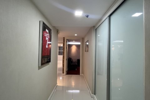 Condo à Watthana, Bangkok, Thaïlande, 3 chambres № 200814 - photo 25