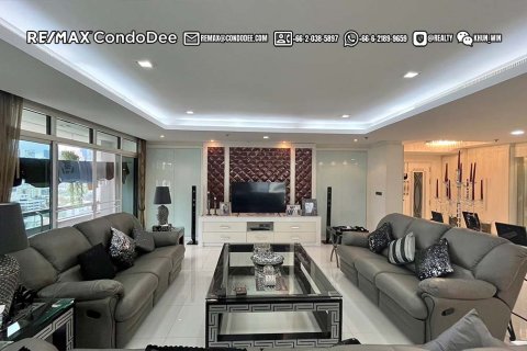 Condo à Watthana, Bangkok, Thaïlande, 3 chambres № 200814 - photo 15