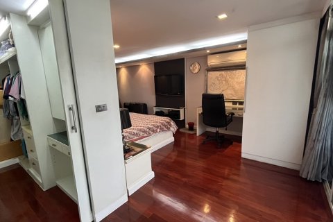 Condo à Watthana, Bangkok, Thaïlande, 3 chambres № 200814 - photo 18