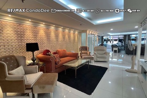 Condo à Watthana, Bangkok, Thaïlande, 3 chambres № 200814 - photo 8