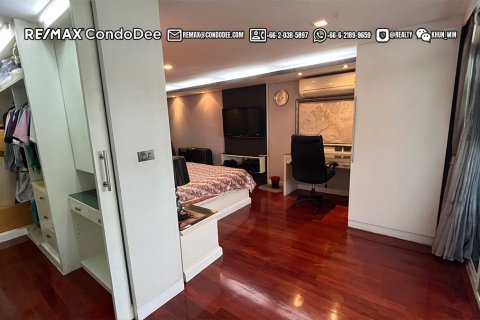 Condo à Watthana, Bangkok, Thaïlande, 3 chambres № 200814 - photo 4