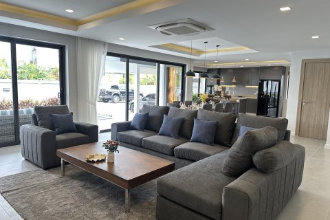 Villa in Pattaya, Thailand 4 bedrooms № 152744 - photo 19