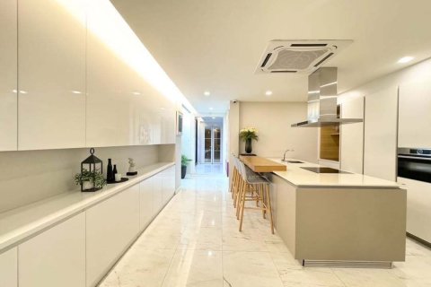 Дом в Ваттхане, Бангкок, Таиланд с 5 спальнями № 152749 - фото 9