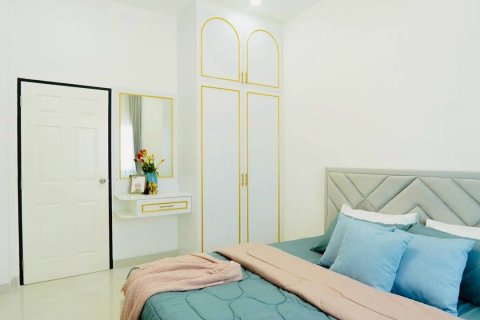 Villa in Pattaya, Thailand 4 bedrooms № 162087 - photo 9