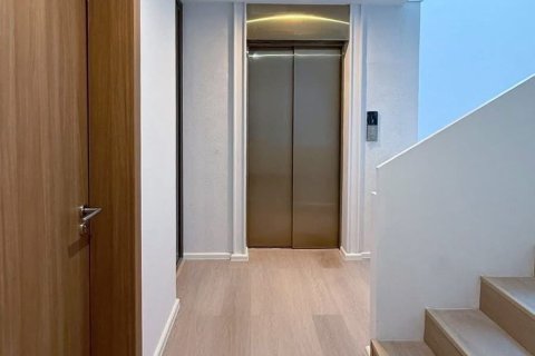 Townhouse in Watthana, Bangkok, Thailand 5 bedrooms № 162083 - photo 20