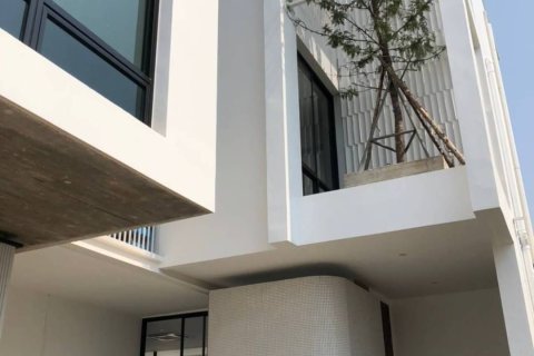 House in Chiang Mai, Thailand 4 bedrooms № 162084 - photo 12