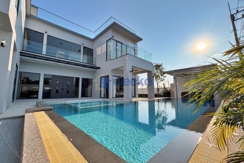 Haus in Pattaya, Thailand 5 Schlafzimmer № 196487 - Foto 29