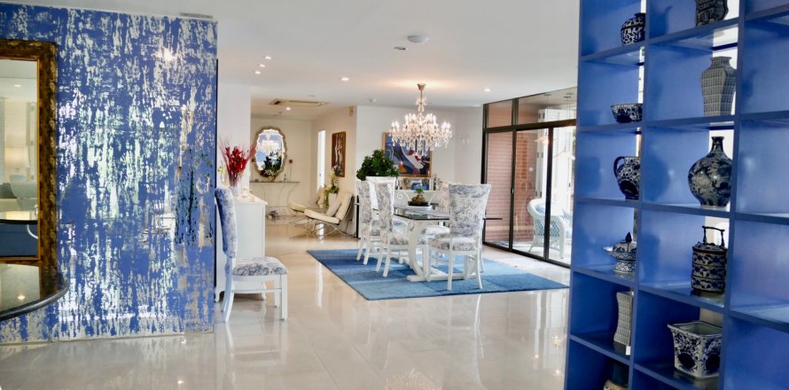 Condo à Bangkok, Thaïlande, 3 chambres  № 143567