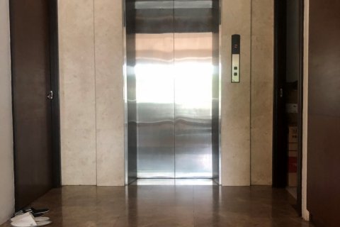 Condo in Bangkok, Thailand, 4 bedrooms  № 143563 - photo 2