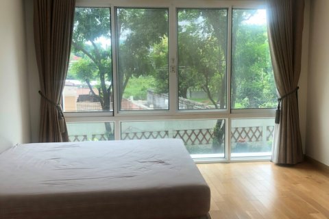 Condo in Bangkok, Thailand, 4 bedrooms  № 143563 - photo 8