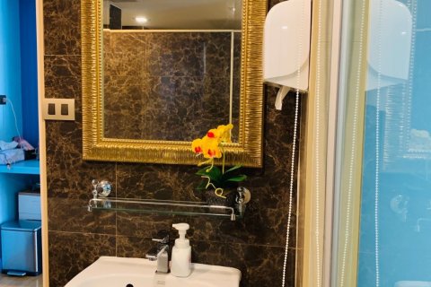 Condo in Nonthaburi, Thailand, 2 bedrooms  № 169035 - photo 6