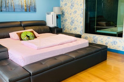 Condo in Nonthaburi, Thailand, 2 bedrooms  № 169035 - photo 15