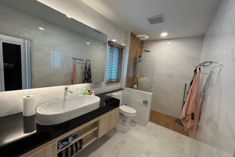 House in Pattaya, Thailand 3 bedrooms № 169040 - photo 8