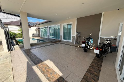 House in Pattaya, Thailand 3 bedrooms № 169040 - photo 12