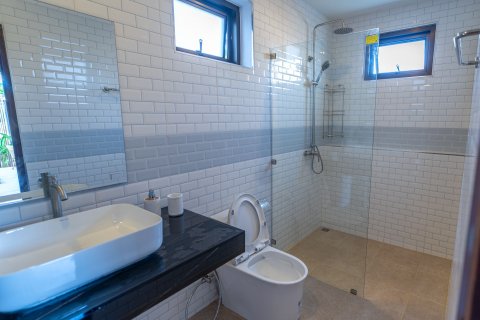 Villa in Surat Thani, Thailand 2 bedrooms № 169038 - photo 11