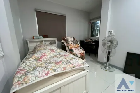 Haus in Bang Kaeo, Thailand 6 Schlafzimmer № 219014 - Foto 15