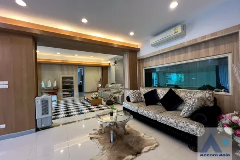 Casa de 6 dormitorios en Bang Kaeo, Tailandia № 219014