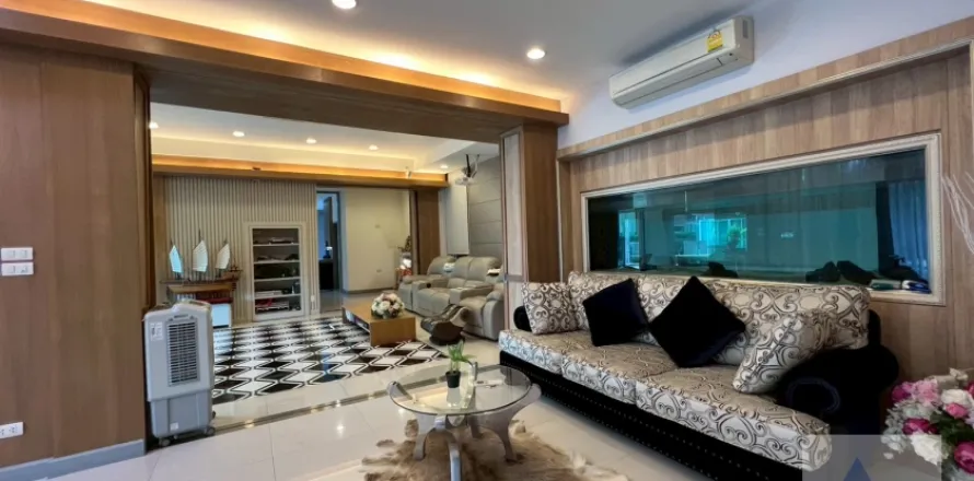 Haus in Bang Kaeo, Thailand 6 Schlafzimmer № 219014