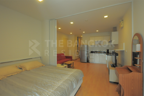 Condo in Bangkok, Thailand, 1 bedroom  № 184831 - photo 2