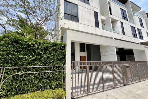 Таунхаус в Ян Наве, Бангкок, Таиланд с 3 спальнями  № 139560 - фото 2