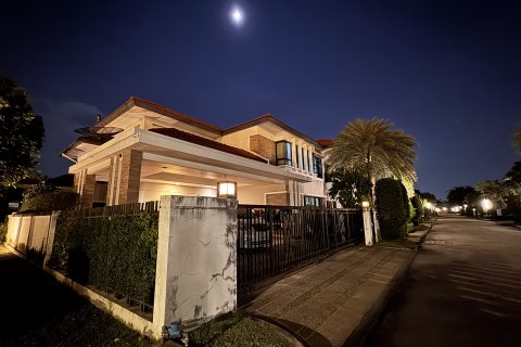 Maison à Nonthaburi, Thaïlande 4 chambres № 139565 - photo 19