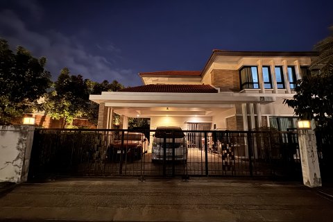 Maison à Nonthaburi, Thaïlande 4 chambres № 139565 - photo 3