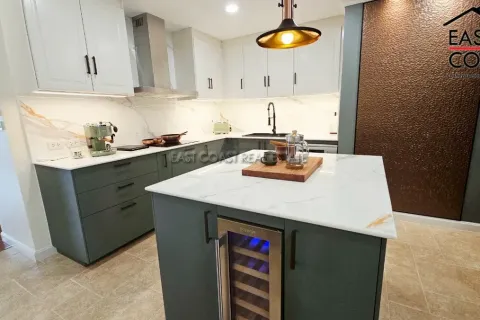 Condominio de 3 dormitorios en Jomtien Beach, Pattaya, Tailandia № 213001 - foto 3