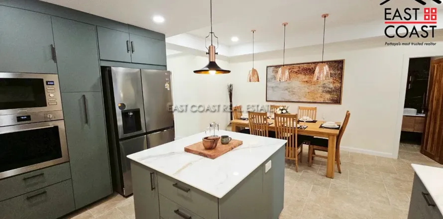 Condominio de 3 dormitorios en Jomtien Beach, Pattaya, Tailandia № 213001