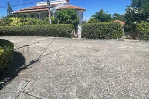 Villa in Hua Hin, Thailand 6 bedrooms № 114602 - photo 2