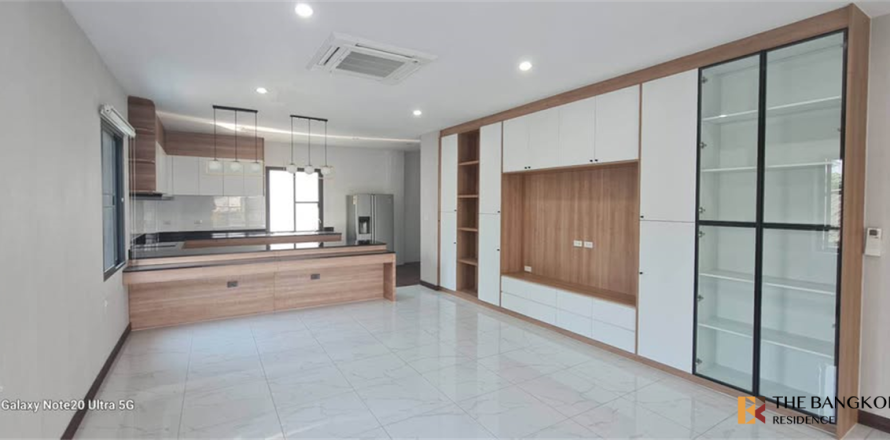 บ้านในกรุงเทพฯ, ประเทศไทย 4 ห้องนอน № 190353