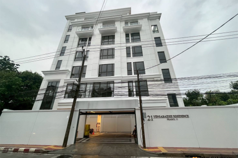 House in Bangkok, Thailand 8 bedrooms № 189216