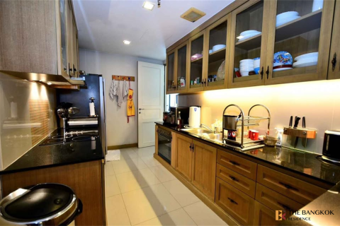 Condo in Bangkok, Thailand, 3 bedrooms  № 186350